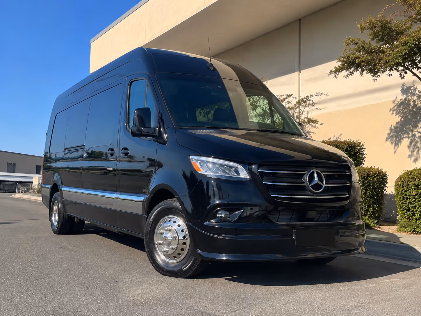Spokane Airport Shuttle & Transportation party bus exterior
