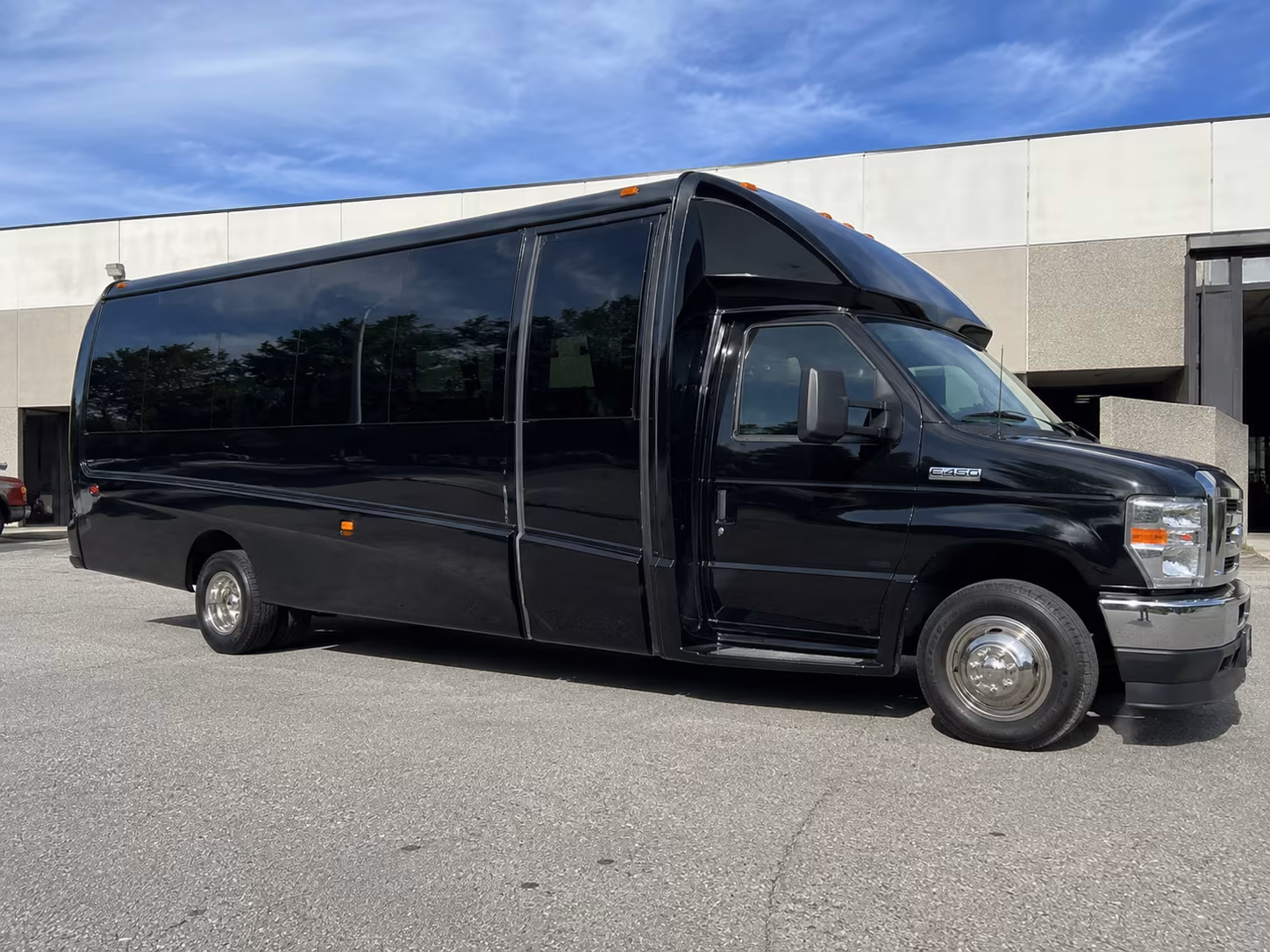 Spokane Airport Shuttle & Transportation party bus exterior